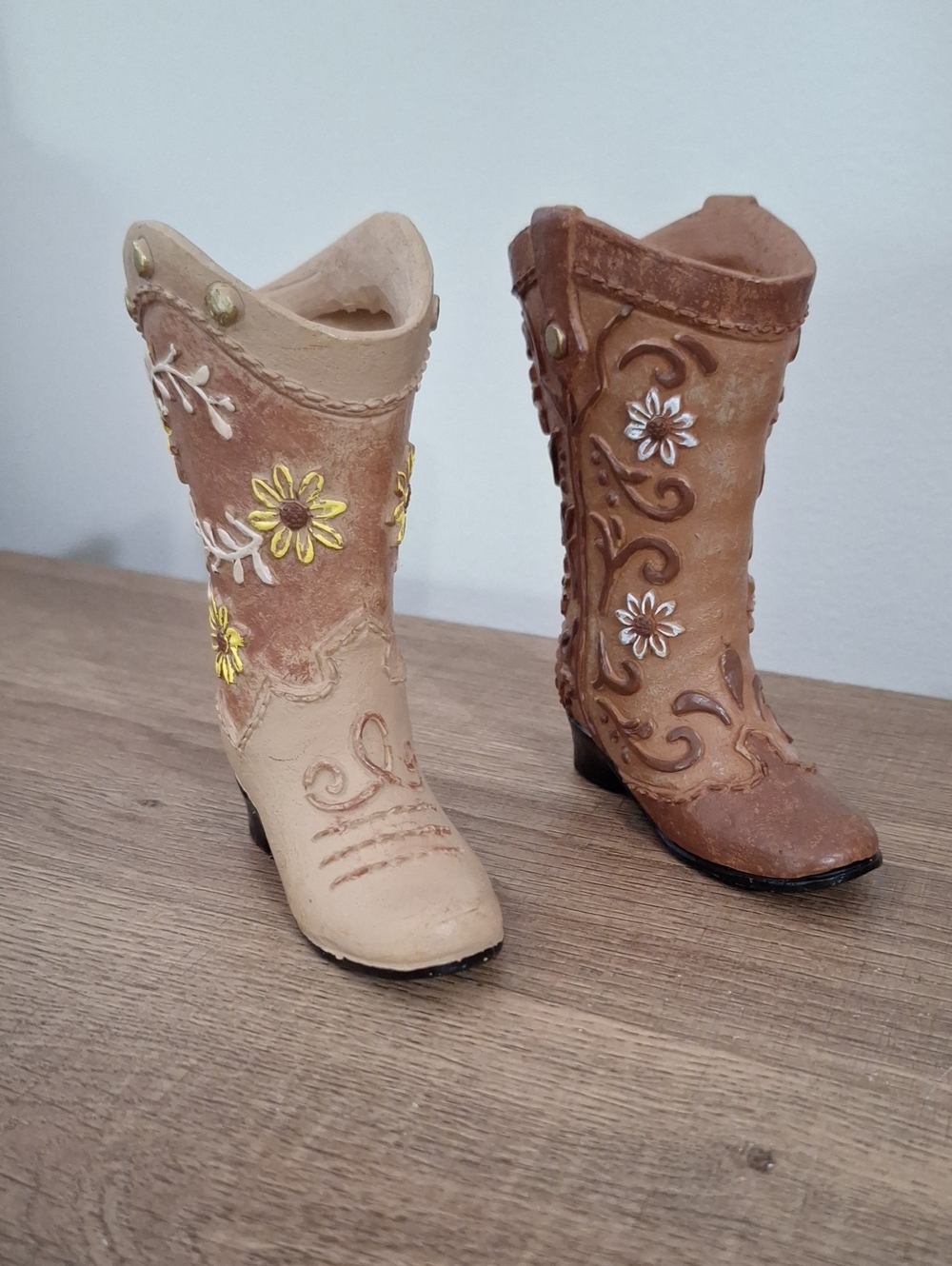 #AEE  2 Mini Ceramic Western Boots. Pen, Tooth Pick Holder,  Vase Etc.